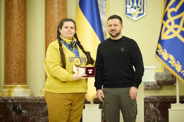 Президент нагородив дефлімпійців, серед них і шахістка з Полтавщини