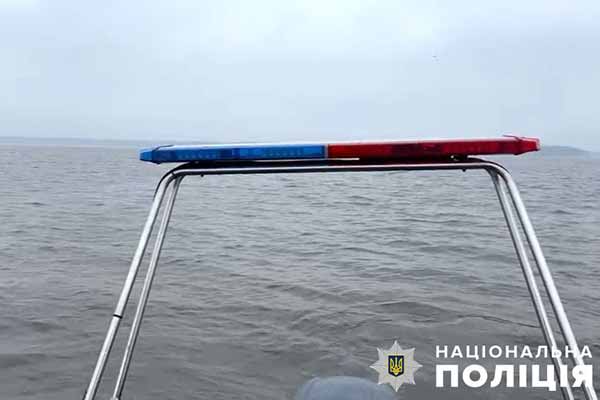 На Полтавщині поліція вилучила 250 метрів браконьєрських сіток з Кременчуцького водосховища