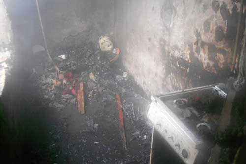 На Полтавщині, через шкідливу звичку, чоловік ледь не спалив власний будинок