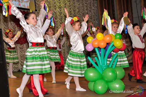 У Гребінці відсвяткували 5-річчя танцювальному колективу «Забава»