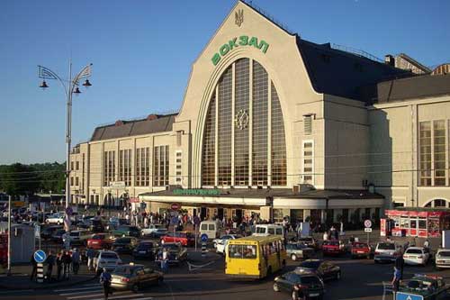 Уродженець Полтавщини погрожував підірвати залізничний вокзал у Києві