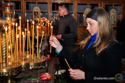 Як освячували паску у Гребінці у храмі Георгія Побідоносця (ФОТО)