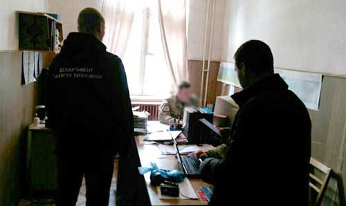 На Полтавщині військовий кадровик "підзаробляв" на працевлаштуванні