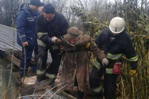 У Миргороді рятувальники витягли жінку з-під завалів