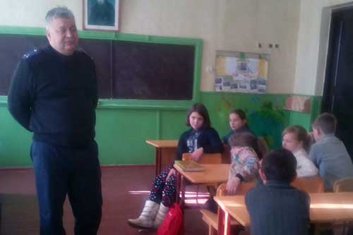 Працівники Гребінківського відділу поліції провели лекції учням школи на тему недопущення насилля в сім'ї 