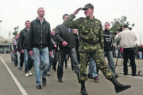 До армії з Полтавщини до кінця травня призвуть на строкову службу 545 осіб