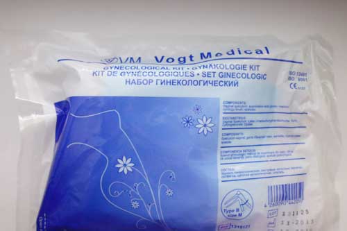 Пологовому відділенню Гребінківської райлікарні подарували набори для породіль