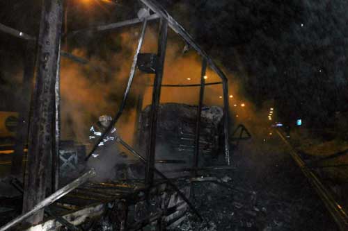 На Полтавщині внаслідок зіткнення вантажних автомобілів виникла пожежа, один водій загинув на місці