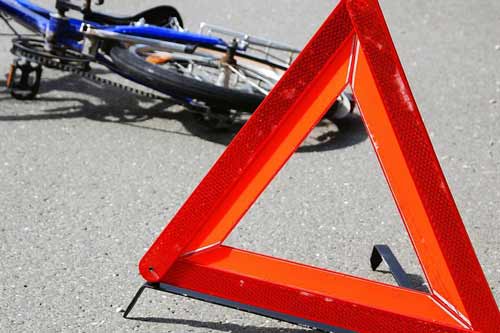 На Полтавщині під колесами легковика загинула велосипедистка