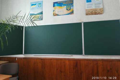 Нові шкільні меблі придбали для Гребінківського опорного закладу