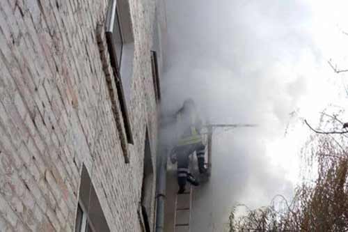На Лубенщині вогнеборці під час гасіння пожежі врятували громадянку