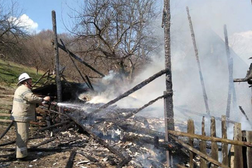На Оржиччині рятувальники ліквідували пожежу у сіннику