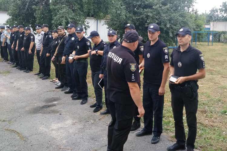 Поліцейські Гребінківщини ретельно готуються до проведення позачергових виборів