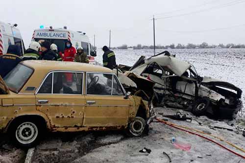 ДТП на Полтавщині: ВАЗ і Peugeot перетворилися на брухт, загинув чоловік