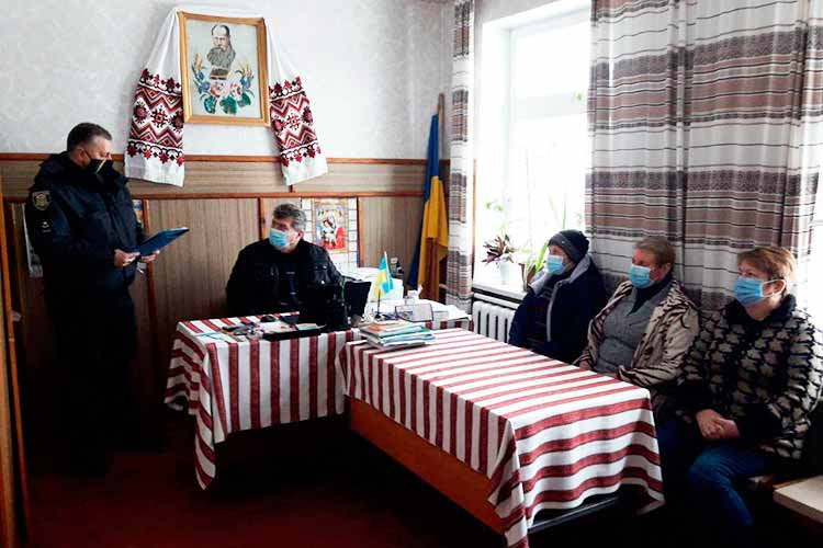 Дільничні офіцери Гребінківського відділу поліції звітували перед старостатами громади 