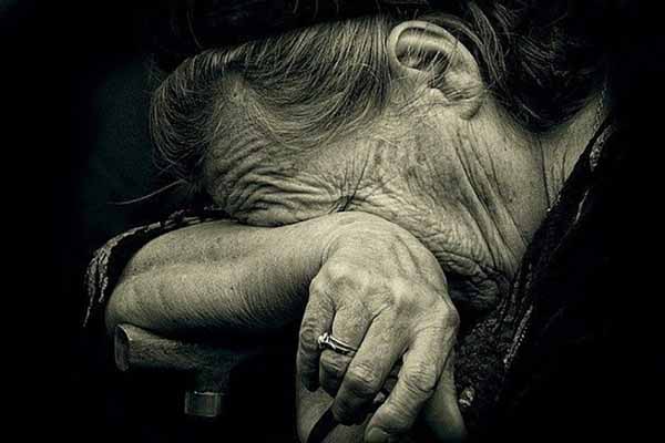 На Полтавщині в реанімацію після побиття потрапила 80-річна бабуся