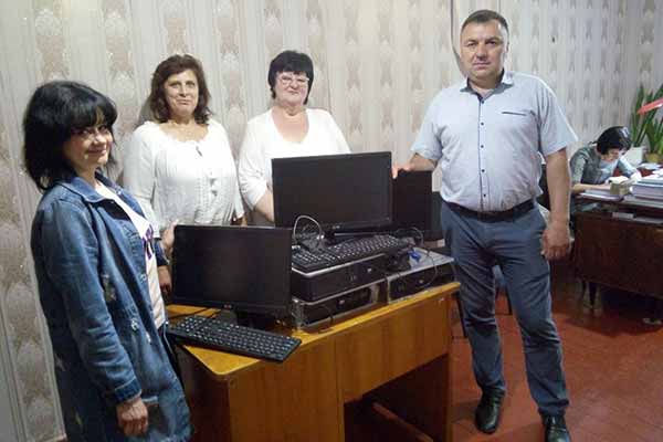 13 сільських бібліотек-філій Гребінківської ОТГ отримали комп’ютерну техніку