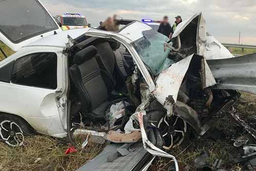 Травмовано двоє дітей: На Полтавщині авто наштрикнулось на металевий відбійник 