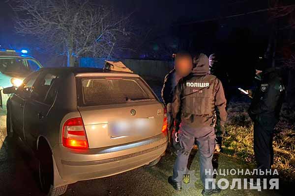 Поліція на Полтавщині затримала підозрюваного у вбивстві людини на Дніпропетровщині
