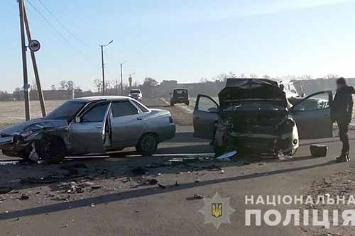 На перехресті e Гадячі не розминулись ВАЗ та Renault: травмована пасажирка