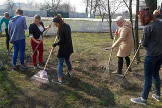 У закладах освіти Гребінківщини тривають весняні заходи з благоустрою та озеленення