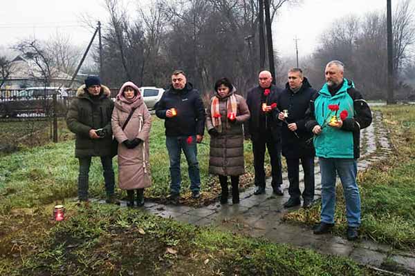 На Гребінківщині вшанували жертв голодоморів в Укр...