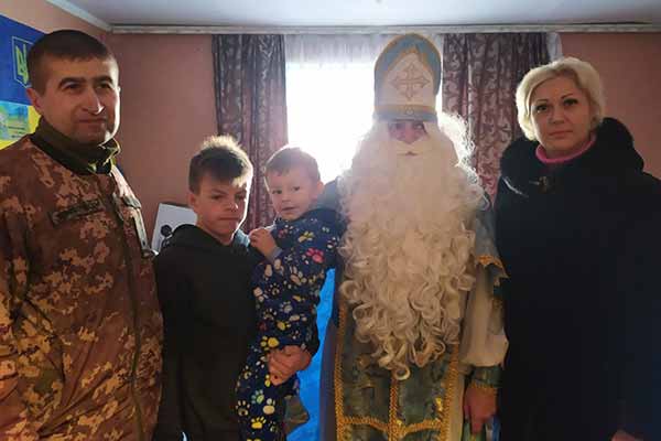 Святий Миколай відвідав дітей, батьки яких загинули захищаючи Україну