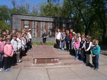 Гребінківська школа №1: Заходи, присвячені Дню пам’яті та примирення і