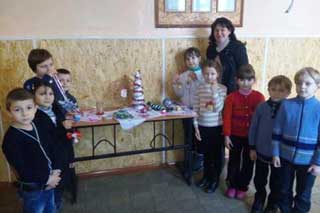 Гребінківська школа №2: Виставка новорічних іграшок та прикрас
