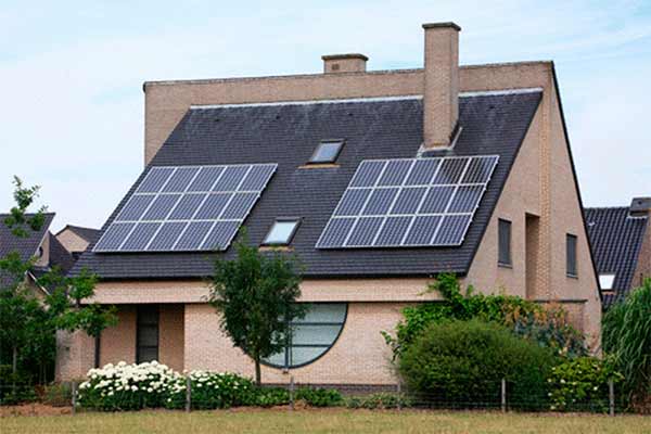Як вибрати сонячну електростанцію для будинку