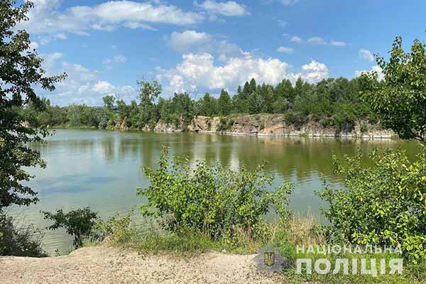 На Полтавщині в озері втопилась невідома жінка