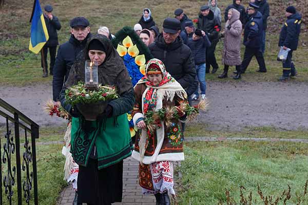 На Лубенщині вшанували жертв голодоморів в Україні (ФОТО)