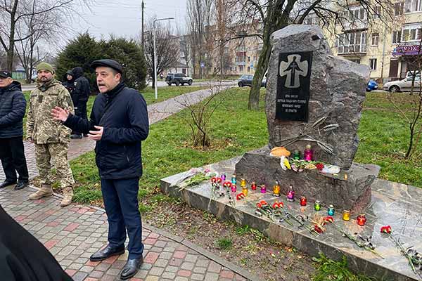 Полтавці вшанували пам'ять жертв кремлівського голодомору...