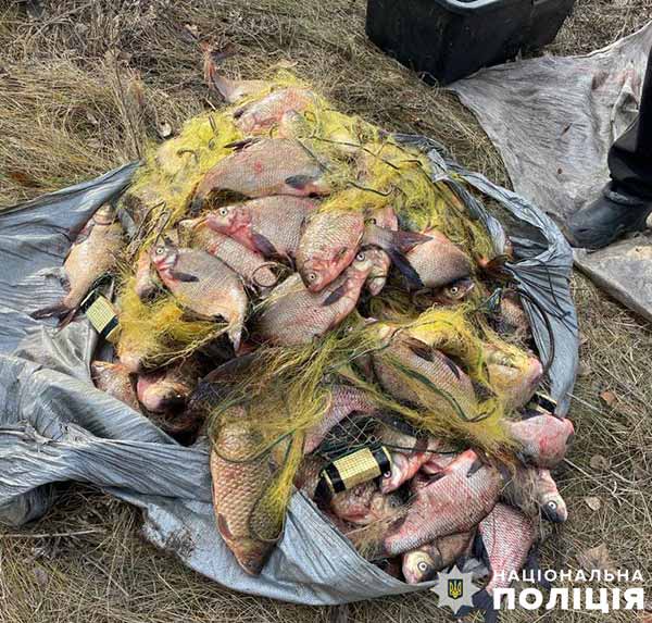 На Полтавщині поліція виявила понад 430 метрів браконьєрських сіток