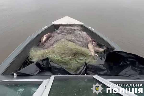 На Полтавщині поліція вилучила 250 метрів браконьєрських сіток