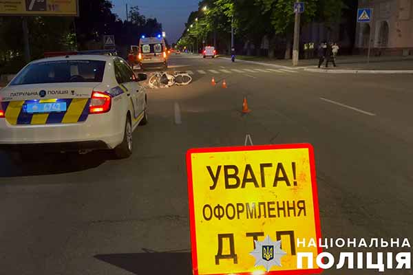 На Полтавщині мотоцикл зіткнувся з автомобілем «Skoda»