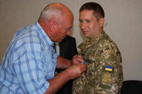 Молодшому лейтенанту ЗСУ з Гребінки вручили медаль «Захиснику Вітчизни