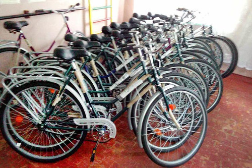 Соціальним працівникам Гребінківщини придбали нові велосипеди