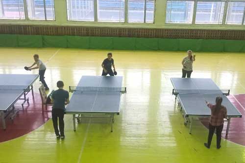 Змагання з настільного тенісу серед школярів