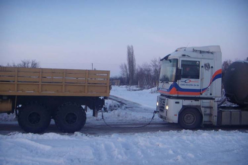 На Полтавщині вантажівка заблокувала рух на автодорозі