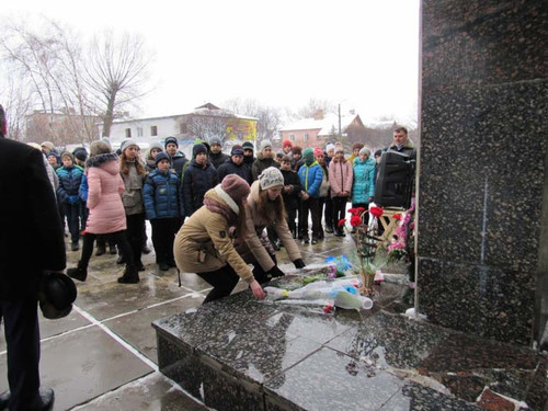 Покладання квітів до пам’ятника Г.С.Кагамлику