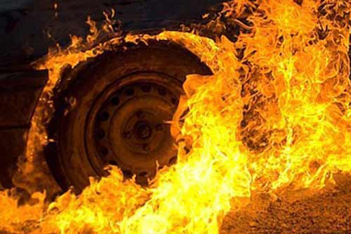 На Полтавщині на трасі Київ - Харків загорілася вантажівка «DAF»