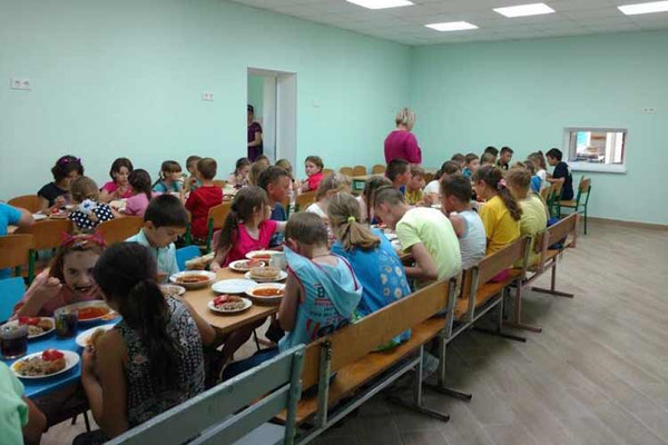 Учні Гребінківської школи №1 отримали нову їдальню