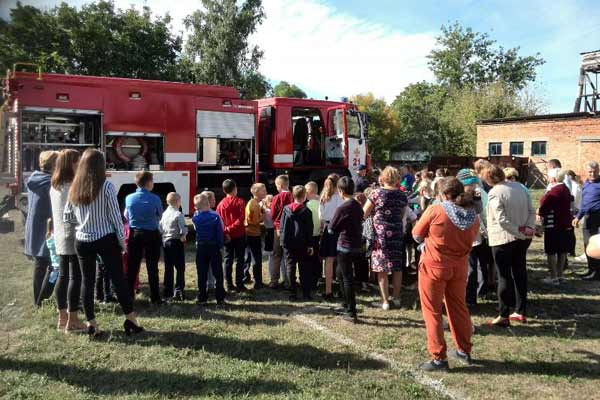 До Дня рятувальника на Гребінківщині влаштували свято для дітей