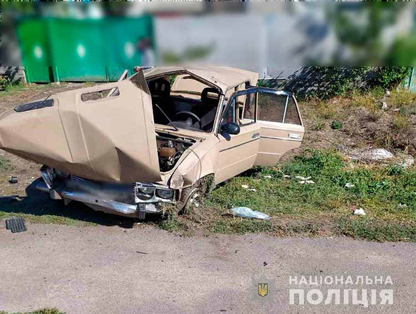 На Полтавщині перекинувся «ВАЗ-2106»: водія госпіталізували