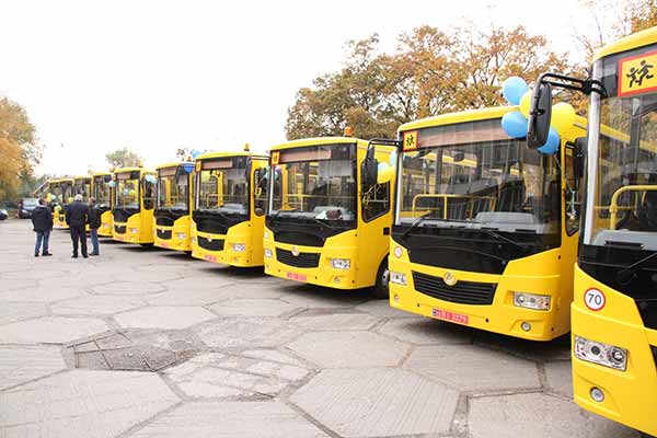 Освітні заклади Полтавщини отримали 15 нових шкільних автобусів