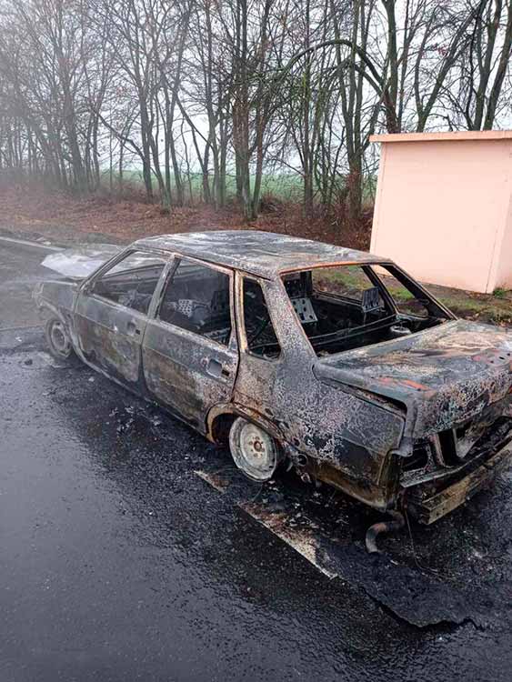 На трасі в Лубенському районі вщент згоріла автівка