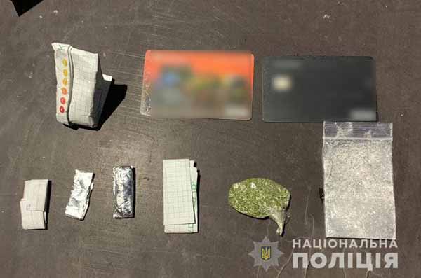 Поліція Полтавщини повідомила про підозру чоловіку за збут наркотиків