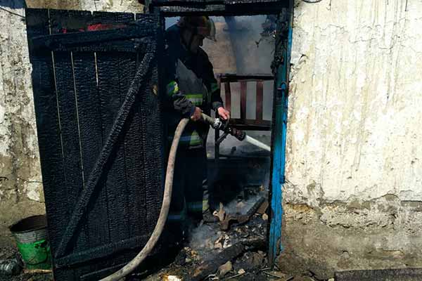 рятувальники ліквідували пожежу в приватному домоволодінні
