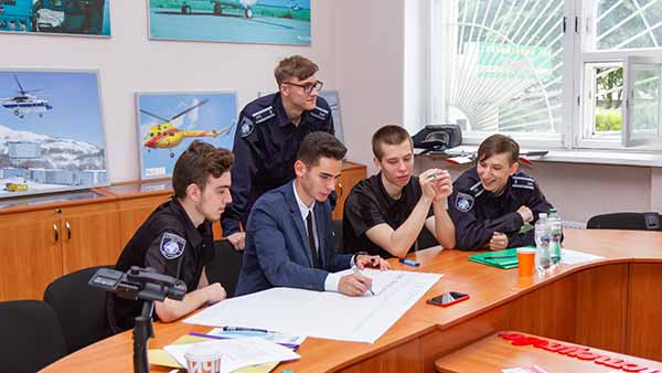 Для курсантів Кременчуцького льотного коледжу провели тренінг